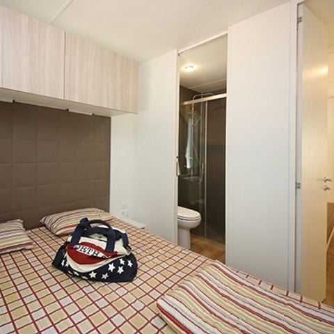 Stacaravan 4 personen - Mobile-home | Comfort XL | 2 slaapkamers | 4 pers. | Verhoogd terras | Airconditioning.