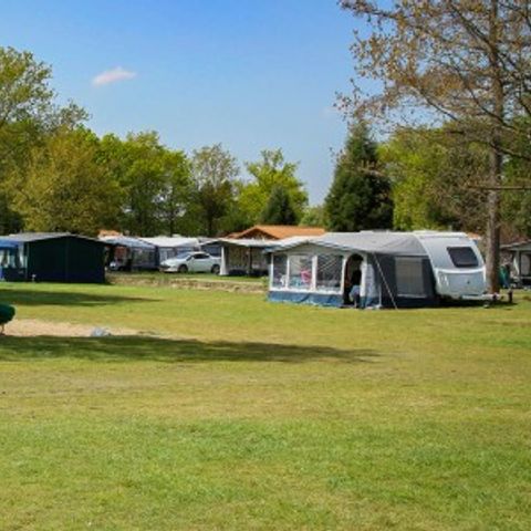 STAANPLAATS - Comfortplaats L kinderveld autovrij
