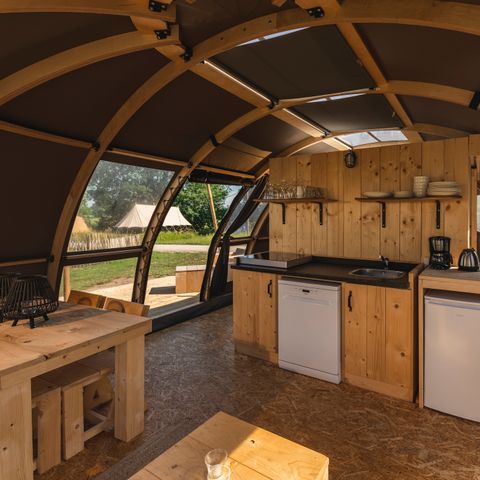 tent 4 personen - Riverdome met privé sanitair en hottub