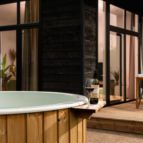 Bungalow 4 personen - Wellness Boutique baby met bubbeltub + babykamer