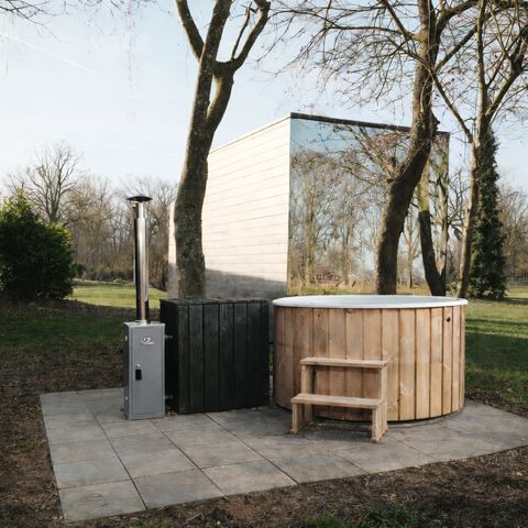 Bungalow 2 personen - Spiegelhuisje aan de Regge met bubbeltub en panoramaview