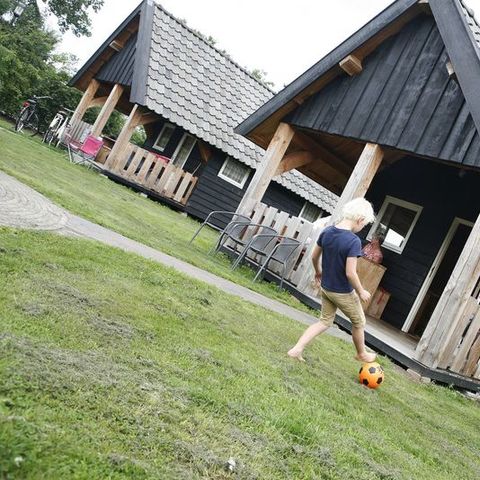 VAKANTIEHUIS 18 personen - Houtlodge