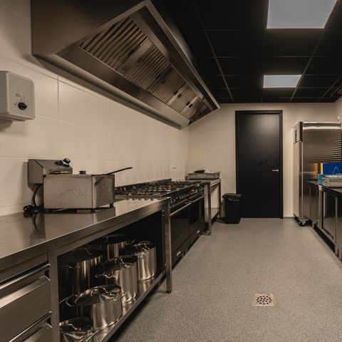 VAKANTIEHUIS 36 personen - Groepsverblijf Stal + 5 comfortabele woningen (36 personen)