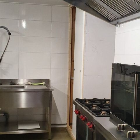 VAKANTIEHUIS 24 personen - Groepsverblijf Strandhuis + 4 vakantiewoningen (24 personen)