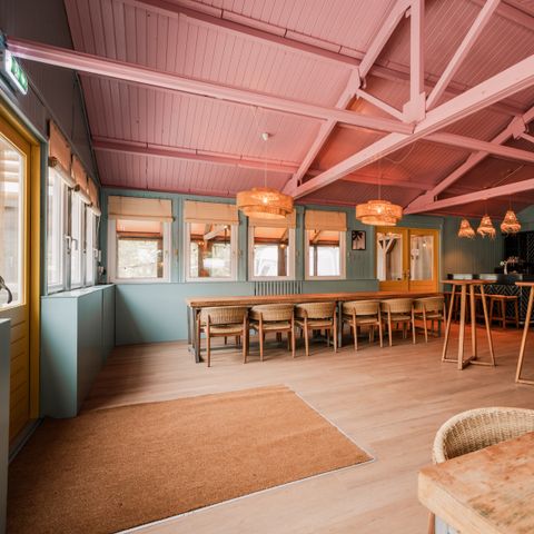 VAKANTIEHUIS 24 personen - Groepsverblijf Strandhuis + 4 vakantiewoningen (24 personen)
