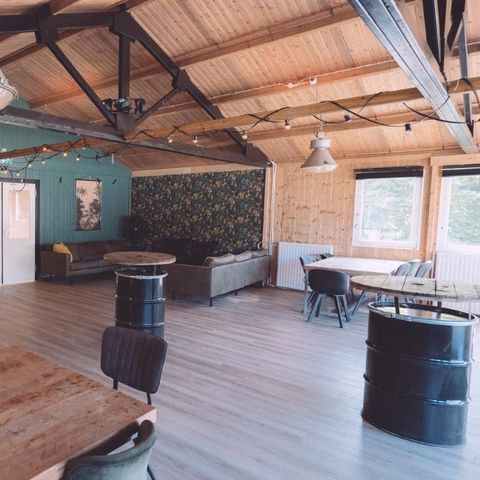 VAKANTIEHUIS 24 personen - Groepsverblijf Strandhuis + 4 vakantiewoningen (24 personen)