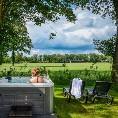 Lodge 2 personen - Panorama Wellnesslodge | jacuzzi, sauna en sunshower
