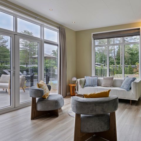 LODGE 10 personen - met privé dipping pool en guest house