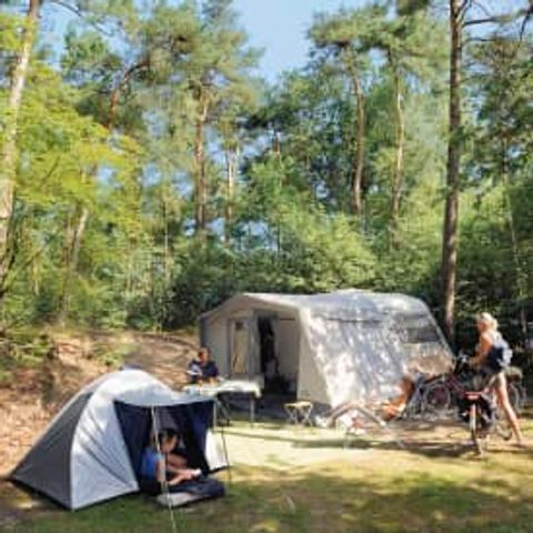 STAANPLAATS - Kampeer/Camperplaats