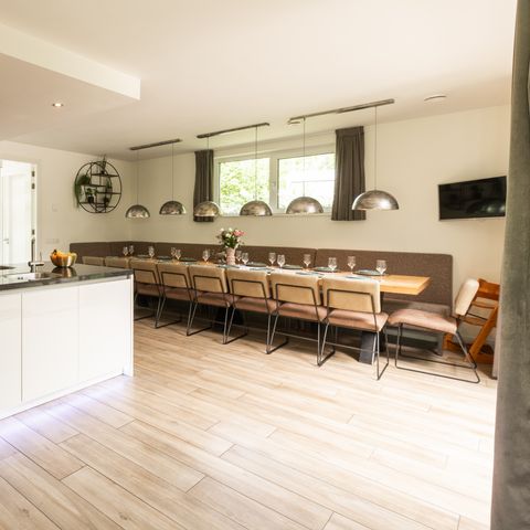 VAKANTIEHUIS 20 personen - Het Boshuys met Hottub & Sauna