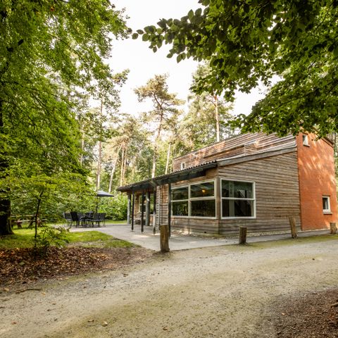 Groepsaccommodatie 11 personen - Wellness familiehuis met hottub