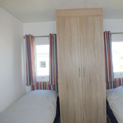 Stacaravan 4 personen - met terras aan het water