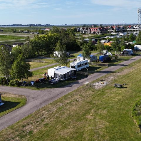 STAANPLAATS - Comfort aan het water