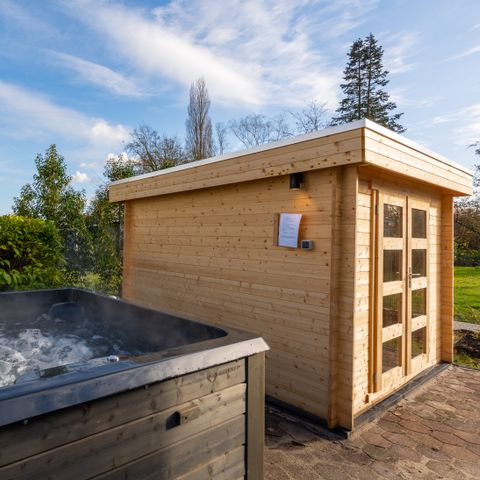 LODGE 4 personen - Boslodge met hottub 