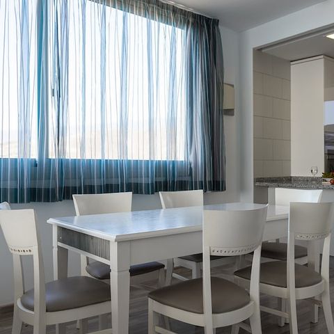 Appartement 6 personen - 2 slaapkamers - Uitzicht op het zwembad