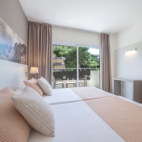 Slaapkamer 3 personen - Tweepersoonskamer + extra bed - balkon