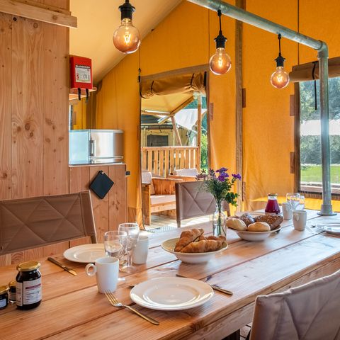 Safaritent 5 personen - Comfort met privé Hottub (4+1)