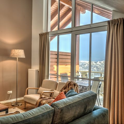 APPARTEMENT 6 personen - sfeervol penthouse direct aan de piste