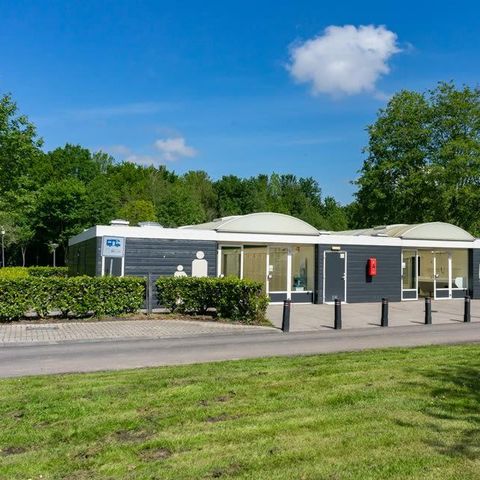 STAANPLAATS - Camperplaats Comfort aan het water