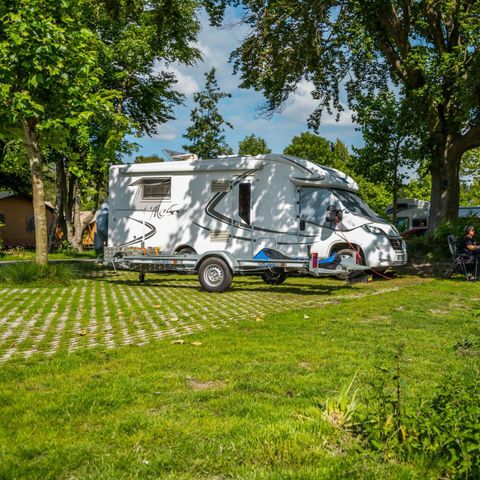 STAANPLAATS - Camperplaats Comfort aan het water