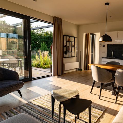 VAKANTIEHUIS 4 personen - met hondenhek, sauna en hottub