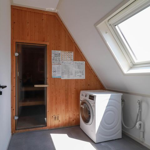 VAKANTIEHUIS 10 personen - Beachvilla Royaal met Wellness bubbelbad & Sauna