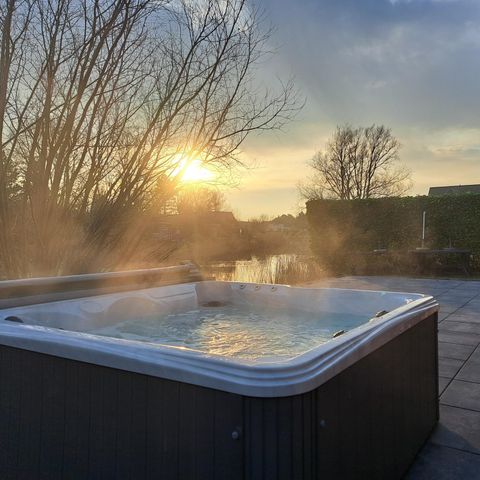 VAKANTIEHUIS 12 personen - Beachvilla XL met Wellness bubbelbad