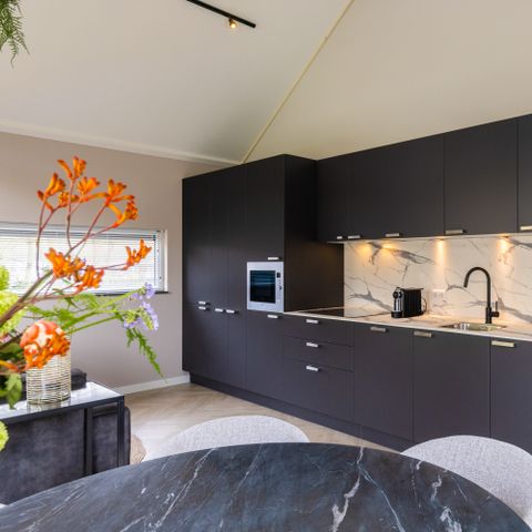 VAKANTIEHUIS 6 personen - Ecovilla Waterzicht Comfort met Sauna & Buitendouche 