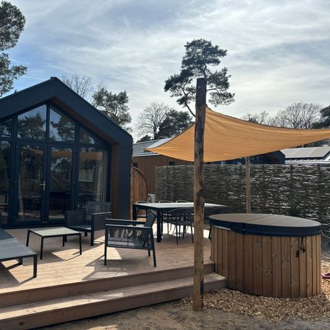 LODGE 4 personen - Boslodge met hottub & sauna