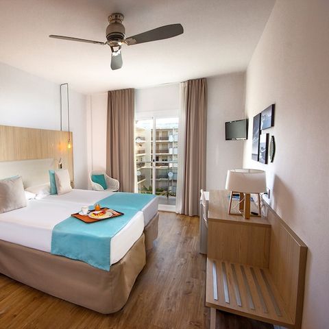 Kamer 2 personen - Hotelkamer Standard Pool view C2P