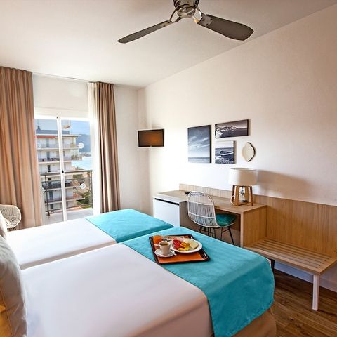 Kamer 2 personen - Hotelkamer Standard Pool view C2P