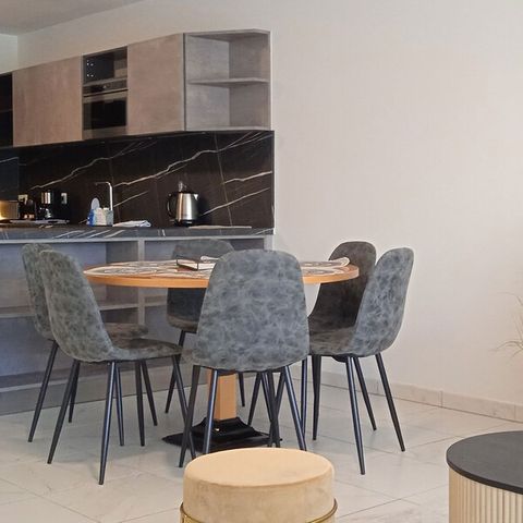 Appartement 6 personen - 2 slaapkamers - Uitzicht op zwembad & golf - Loggia