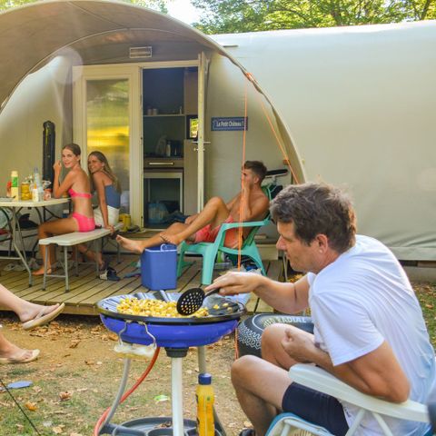 BungalowTent 6 personen - Le Petit Chateau