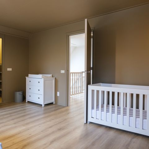 VAKANTIEHUIS 10 personen - Familiehuis Rheeze met jacuzzi