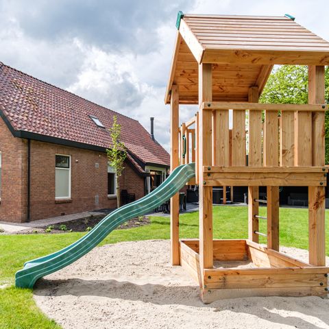 VAKANTIEHUIS 12 personen - Familiehuis de Rheezermaten met Jacuzzi
