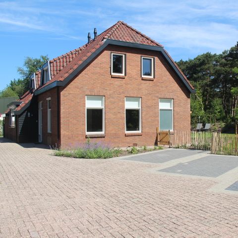 Groepsaccommodatie 12 personen - Familiehuis de Rheezermaten met Jacuzzi