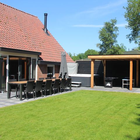 VAKANTIEHUIS 12 personen - Familiehuis de Rheezermaten met Jacuzzi