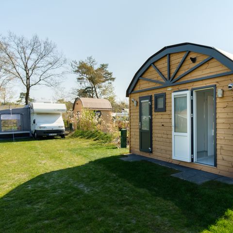 Tent 6 personen - De Waard Tunneltent met privé sanitair