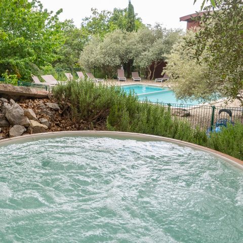 LODGE 5 personen - Roulotte ( Premium Stay ) luxe versie met airconditioning/ all-inclusive met privé Spa / 2 pers inbegrepen