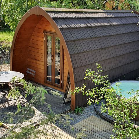 UNIEKE ACCOMMODATIE 3 personen - Boshut met airconditioning ( met ontbijt en onbeperkte toegang tot privé Spa ) / 2 pers inbegrepen