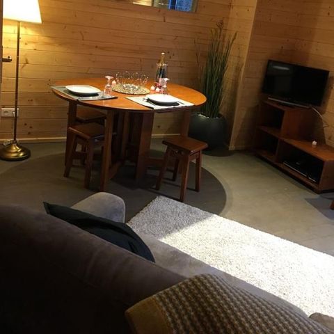 LODGE 2 personen - Cabane Lodge met ontbijt en privé spa op terras