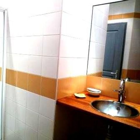 LANDHUIS 4 personen - Buiten het Domaine, dorpshuis Uitgeruste gîte voor 4 personen / optionele toegang tot zwembad