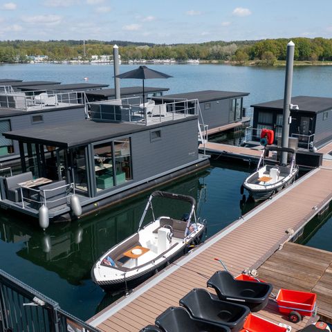 LODGE 6 personen - Houseboat 4-6 persoons (met Hottub)