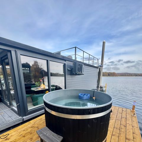 LODGE 6 personen - Houseboat 4-6 persoons (met dakterras en hottub)
