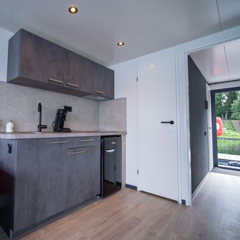 LODGE 6 personen - Houseboat 4-6 persoons (met dakterras en hottub)