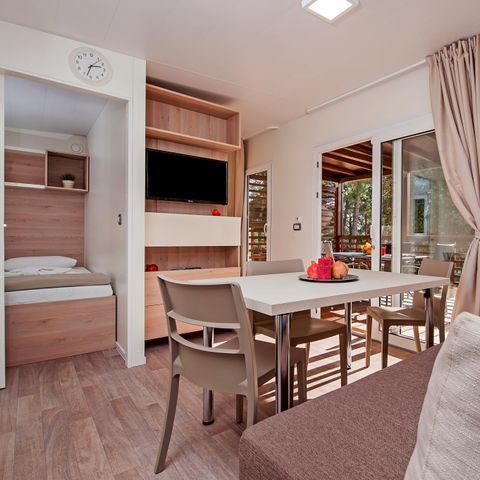 Stacaravan 4 personen - Stacaravan | Comfort XL | 2 slaapkamers | 4 pers | Verhoogd terras | 2 badkamers | Airconditioning | TV