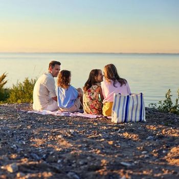 Familie op het strand